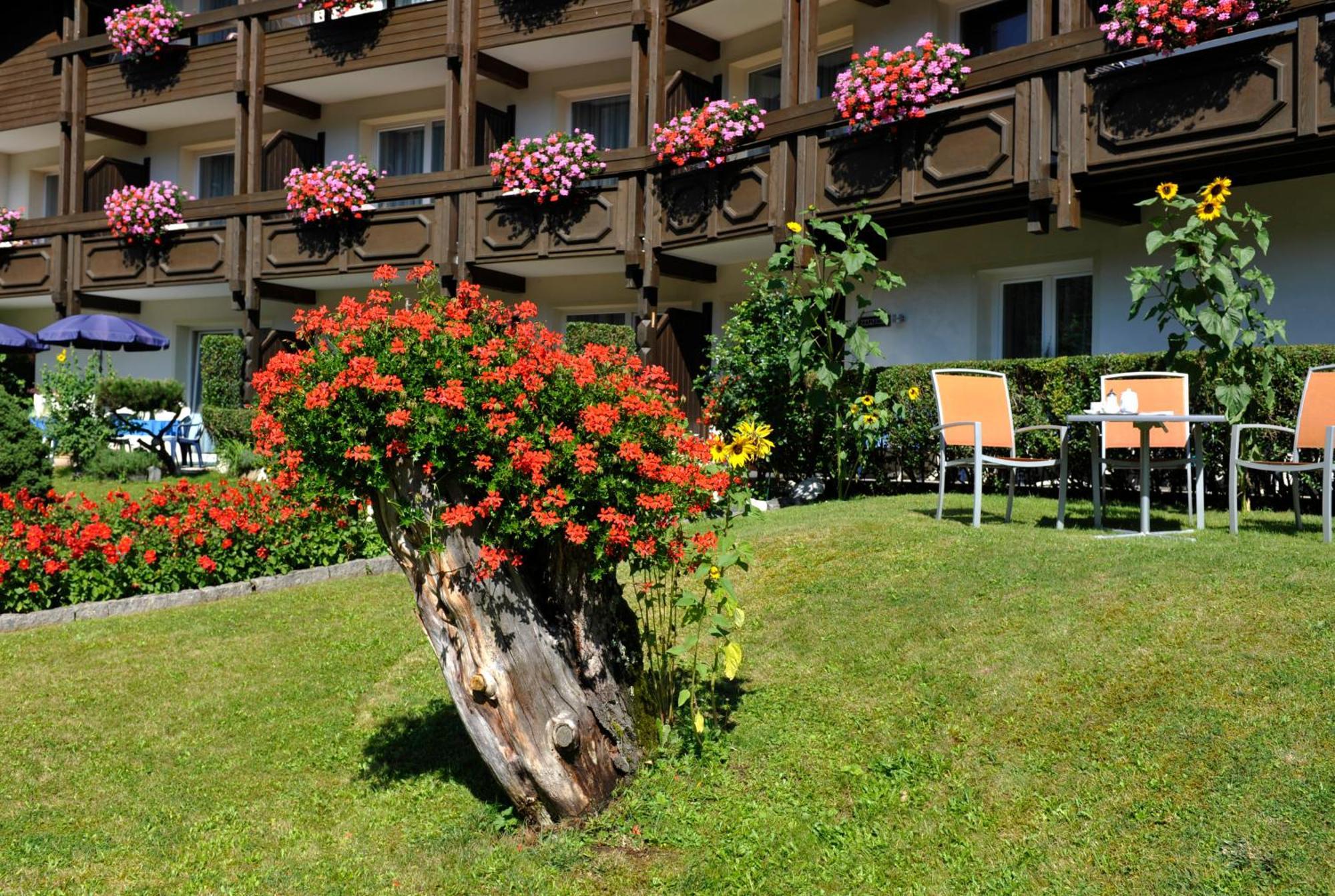 Hotel Haus Maria Bad Kleinkirchheim Exterior foto